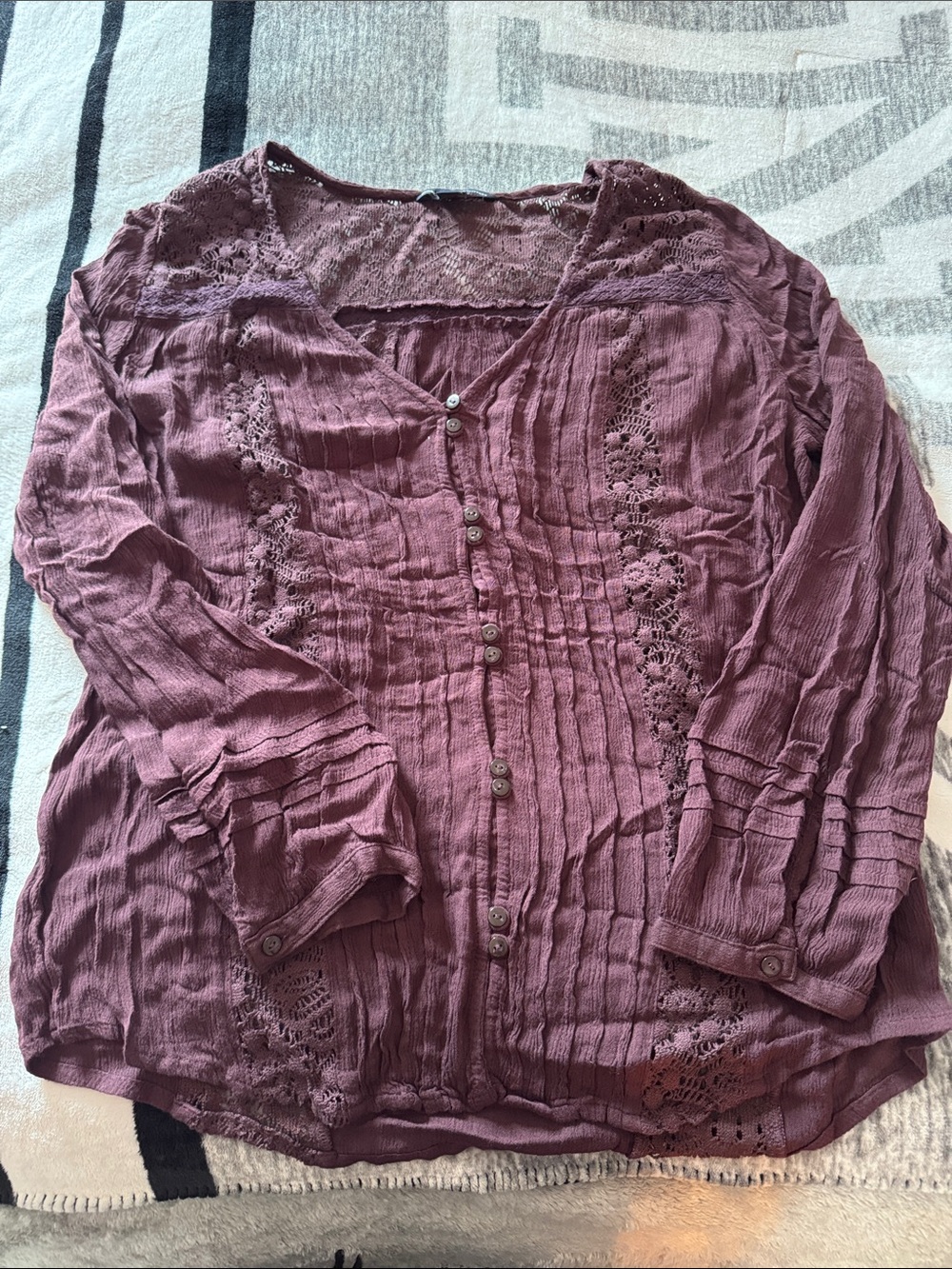 American Eagle Lace top